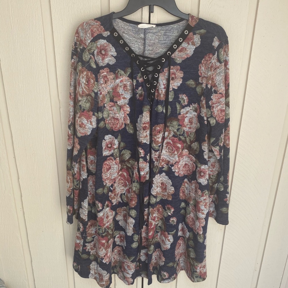 🌸 Oddy Navy floral dress, size 3XL